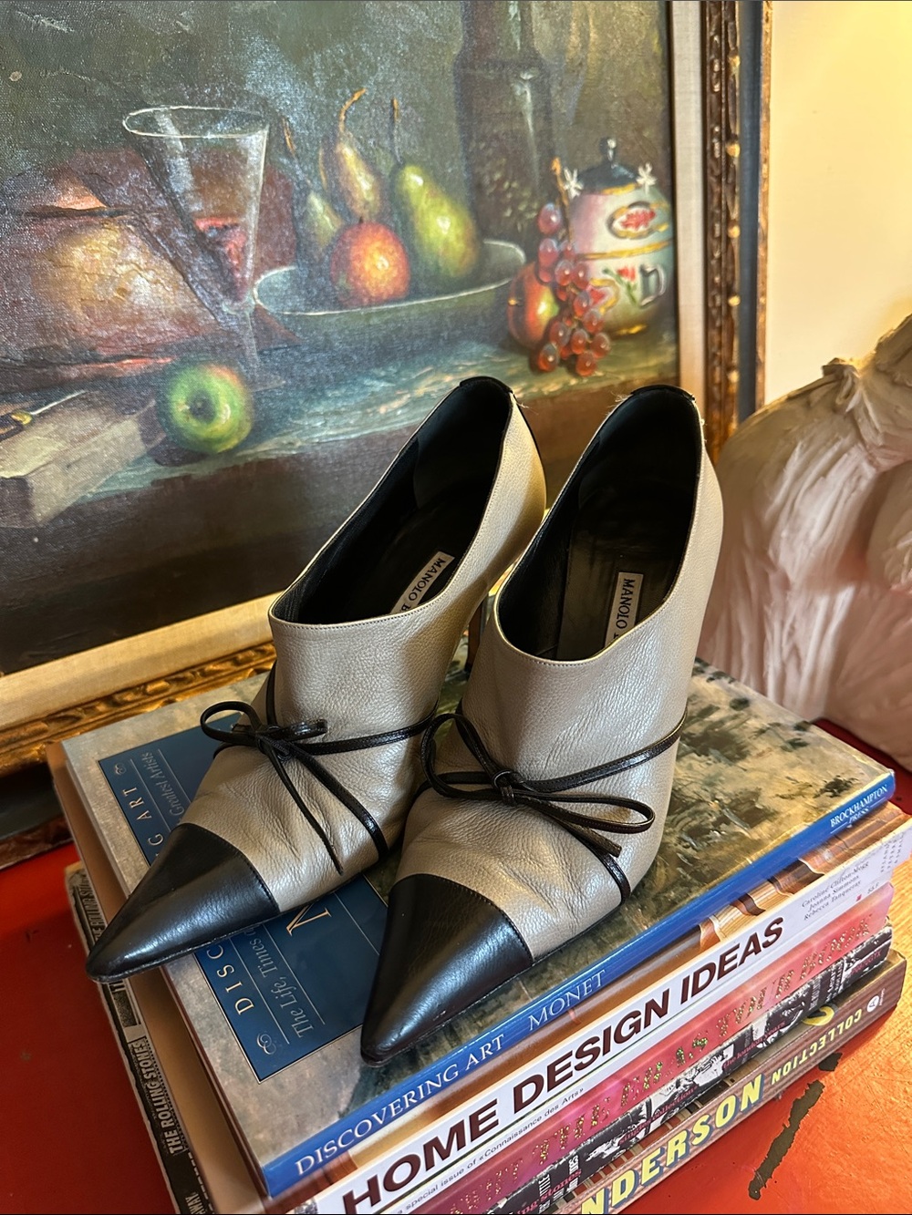 Manolo Blahnik Cap Toe Leather Bow Pumps - Picture 1 of 6